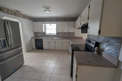 Apartamento en Leesburg, Florida 3 dormitorios, 110.09 m2 № 2094339