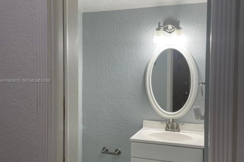 Copropriété à louer à Miami, Floride: 1 chambre, 83.43 m2 № 2025634 - photo 17