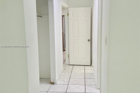 Copropriété à louer à Miami, Floride: 1 chambre, 83.43 m2 № 2025634 - photo 10