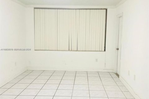 Copropriété à louer à Miami, Floride: 1 chambre, 83.43 m2 № 2025634 - photo 11