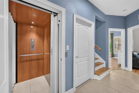 Купить таунхаус в Аполло-Бич, Флорида 15 комнат, 256.69м2, № 2152348 - фото 13
