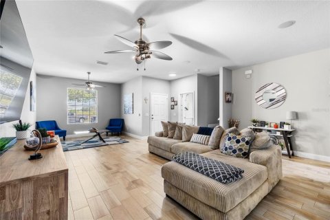 Touwnhouse à vendre à Orlando, Floride: 3 chambres, 179.49 m2 № 2437217 - photo 4
