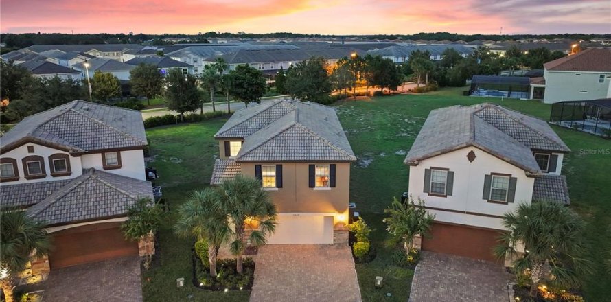 Casa en Davenport, Florida 5 dormitorios, 231.51 m2 № 1918476