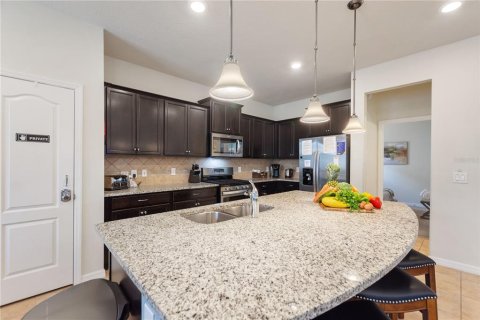 Casa en venta en Davenport, Florida, 5 dormitorios, 231.51 m2 № 1918476 - foto 18