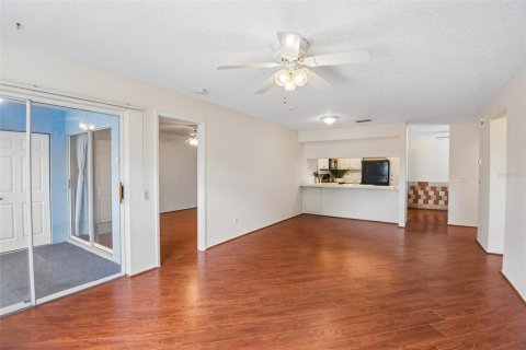 Condo in Hudson, Florida, 2 bedrooms  № 2147532 - photo 6