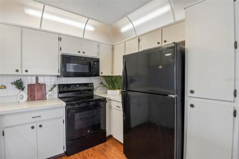 Condo in Hudson, Florida, 2 bedrooms  № 2147532 - photo 11