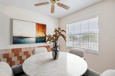 Condo in Hudson, Florida, 2 bedrooms  № 2147532 - photo 8