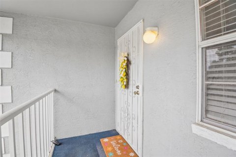 Condo in Hudson, Florida, 2 bedrooms  № 2147532 - photo 2