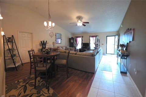 Casa en venta en Deltona, Florida, 3 dormitorios, 180.32 m2 № 2386688 - foto 6