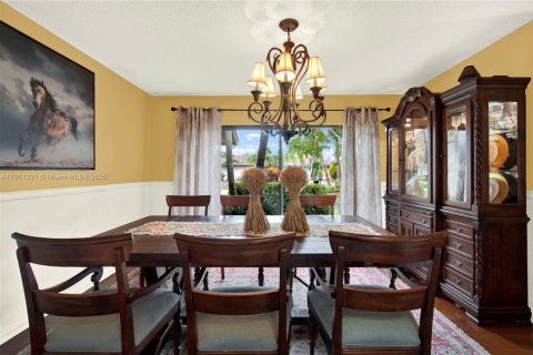 Villa ou maison à vendre à Miami, Floride: 4 chambres, 223.24 m2 № 1967495 - photo 12