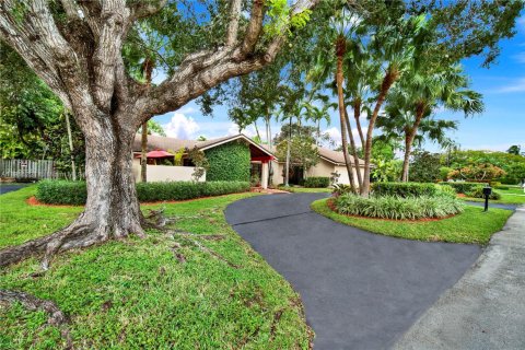 Villa ou maison à vendre à Miami, Floride: 4 chambres, 223.24 m2 № 1967495 - photo 2