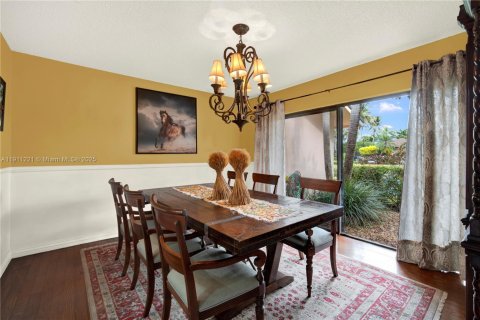 Villa ou maison à vendre à Miami, Floride: 4 chambres, 223.24 m2 № 1967495 - photo 11