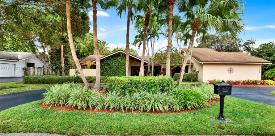 Villa ou maison à Miami, Floride 4 chambres, 223.24 m2 № 1967495