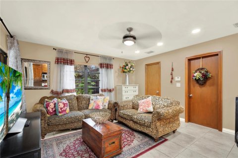 Villa ou maison à vendre à Miami, Floride: 4 chambres, 223.24 m2 № 1967495 - photo 21