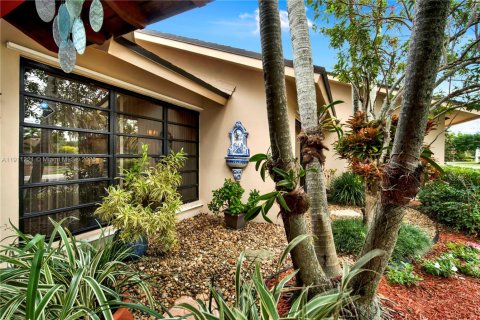 Villa ou maison à vendre à Miami, Floride: 4 chambres, 223.24 m2 № 1967495 - photo 5