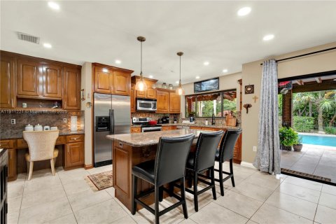 Villa ou maison à vendre à Miami, Floride: 4 chambres, 223.24 m2 № 1967495 - photo 19