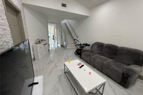 Touwnhouse à vendre à Dania Beach, Floride: 3 chambres, 128.39 m2 № 2089152 - photo 5