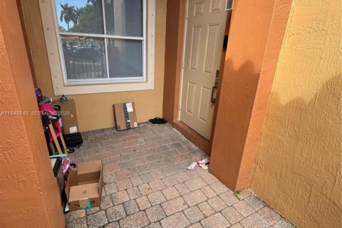 Touwnhouse à vendre à Dania Beach, Floride: 3 chambres, 128.39 m2 № 2089152 - photo 2