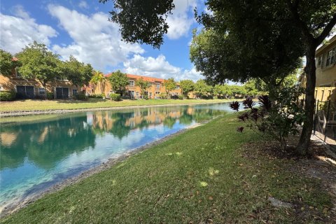 Touwnhouse à vendre à Dania Beach, Floride: 3 chambres, 128.39 m2 № 2089152 - photo 16