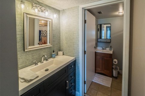 Condo in Mount Dora, Florida, 2 bedrooms  № 1616292 - photo 18