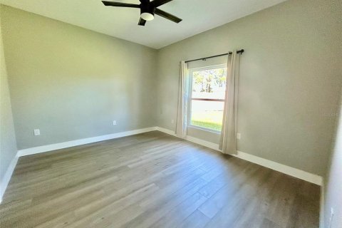 Propiedad comercial en venta en Port Charlotte, Florida, 6 dormitorios, 221.39 m2 № 2216783 - foto 8