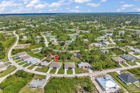 Propiedad comercial en venta en Port Charlotte, Florida, 6 dormitorios, 221.39 m2 № 2216783 - foto 17