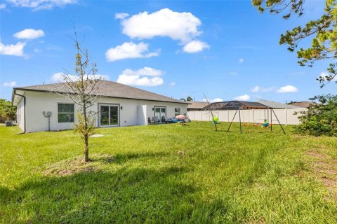 Propiedad comercial en venta en Port Charlotte, Florida, 6 dormitorios, 221.39 m2 № 2216783 - foto 16