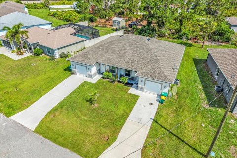 Propiedad comercial en venta en Port Charlotte, Florida, 6 dormitorios, 221.39 m2 № 2216783 - foto 24