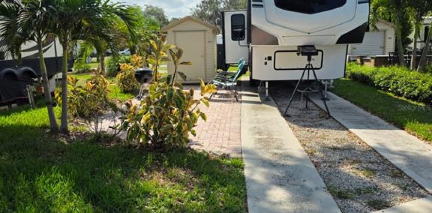 Land in Bowling Green, Florida № 1801450