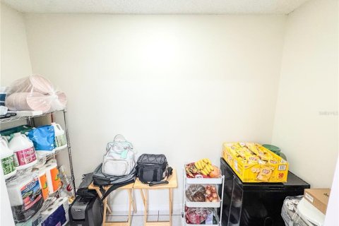 House in Orlando, Florida 4 bedrooms, 162.21 sq.m. № 1802080 - photo 25