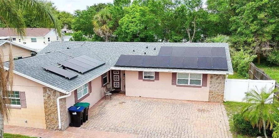 House in Orlando, Florida 4 bedrooms, 162.21 sq.m. № 1802080