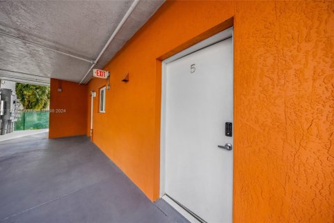 Commercial property in Miami, Florida № 1867903 - photo 29