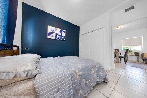Commercial property in Miami, Florida № 1867903 - photo 17