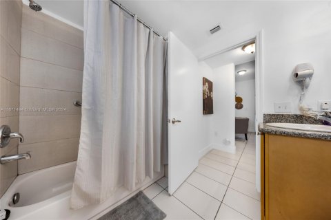 Commercial property in Miami, Florida № 1867903 - photo 22