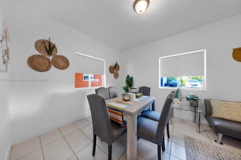 Commercial property in Miami, Florida № 1867903 - photo 9