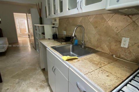 Condominio en alquiler en Miami Beach, Florida, 1 dormitorio, 37.16 m2 № 2003291 - foto 15