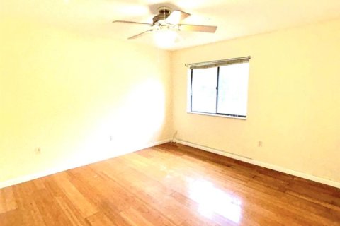 Condo in Lake Worth, Florida, 2 bedrooms № 2191030 - photo 26