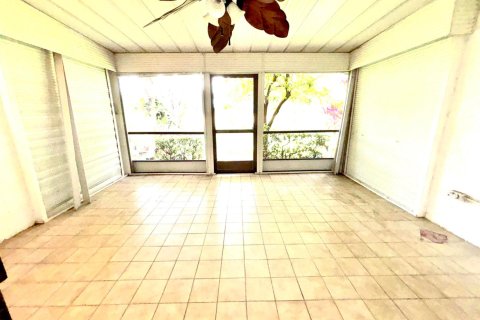 Condo in Lake Worth, Florida, 2 bedrooms № 2191030 - photo 6