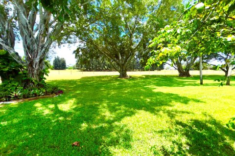 Condo in Lake Worth, Florida, 2 bedrooms № 2191030 - photo 28