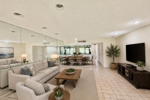 Condo in Lake Worth, Florida, 2 bedrooms № 2191030