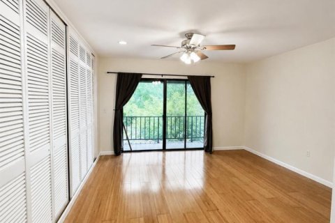 Condo in Lake Worth, Florida, 2 bedrooms № 2191030 - photo 16