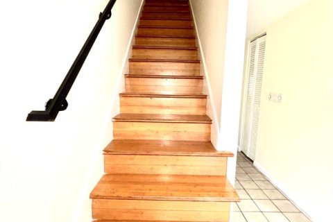 Condo in Lake Worth, Florida, 2 bedrooms № 2191030 - photo 14