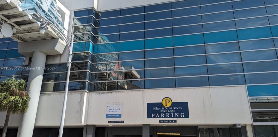 Oficina en Miami, Florida № 994108