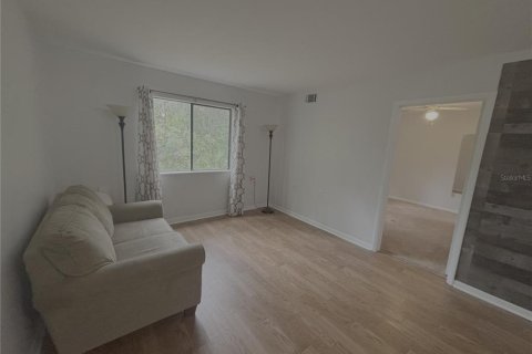 Condo in Gainesville, Florida, 2 bedrooms  № 2147419 - photo 12