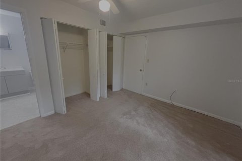 Condo in Gainesville, Florida, 2 bedrooms  № 2147419 - photo 17