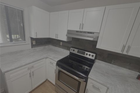 Condo in Gainesville, Florida, 2 bedrooms  № 2147419 - photo 8