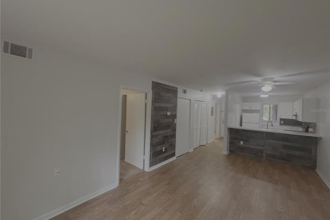 Condo in Gainesville, Florida, 2 bedrooms  № 2147419 - photo 15