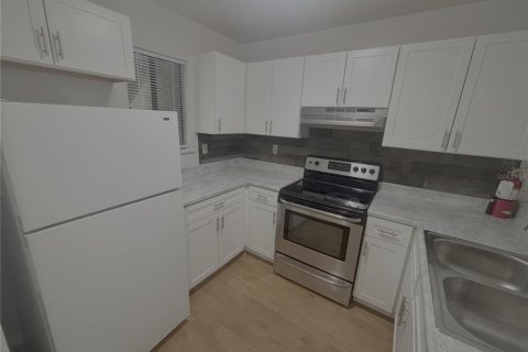 Condo in Gainesville, Florida, 2 bedrooms  № 2147419 - photo 7