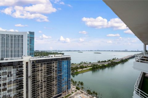 Apartment in Miami, Florida 2 bedrooms, 119.94 sq.m. № 2041240 - photo 15