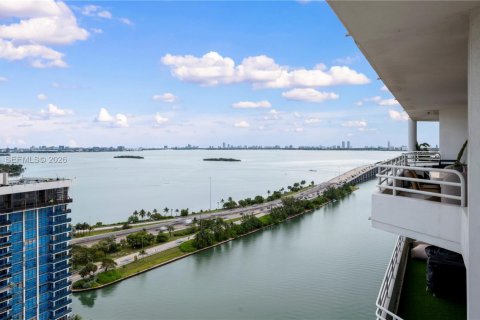 Apartment in Miami, Florida 2 bedrooms, 119.94 sq.m. № 2041240 - photo 4